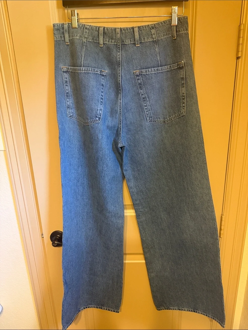 Citizens Of Humanity Relaxed Wide-Leg Jeans in Light Blue